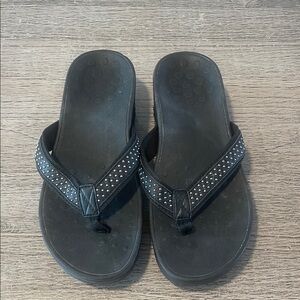 Women’s Vionic Pacific Kehoe Wedge Sandals - size 9 - Podiatrist recommended!